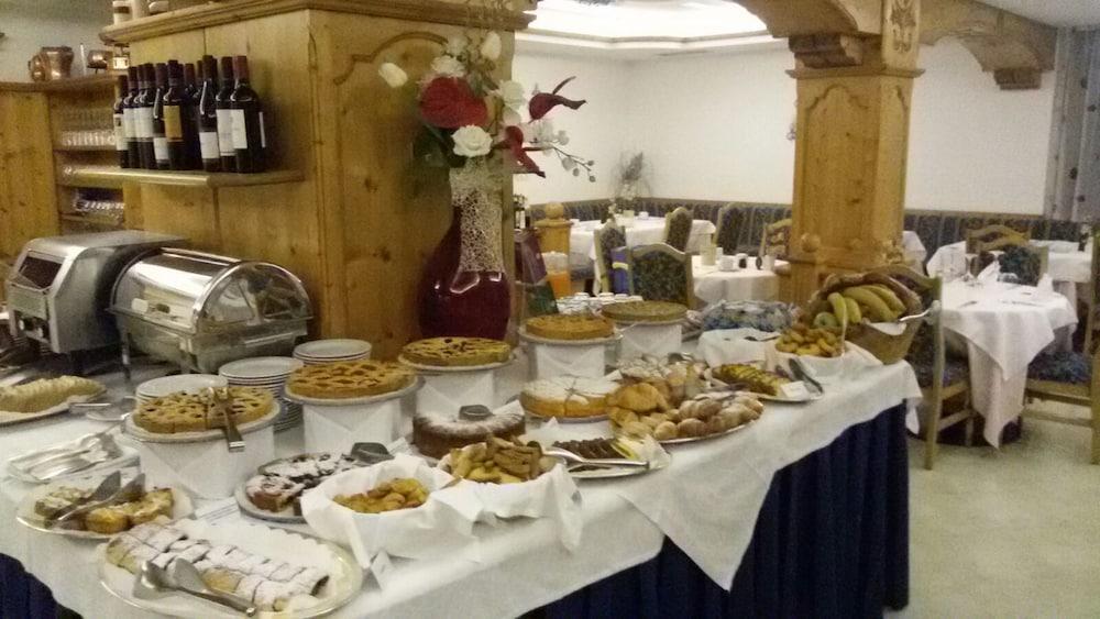 Hotel St. Raphael 마돈나 디 캄필리오 외부 사진