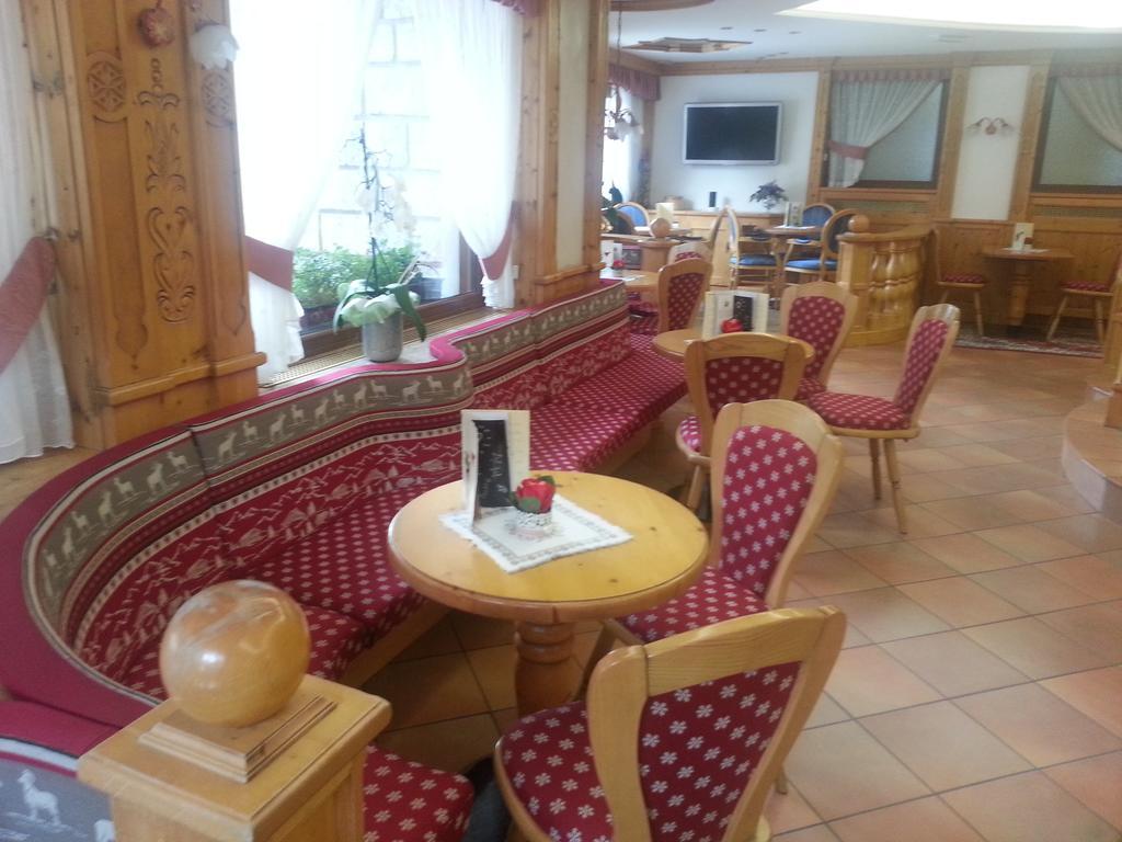 Hotel St. Raphael 마돈나 디 캄필리오 외부 사진