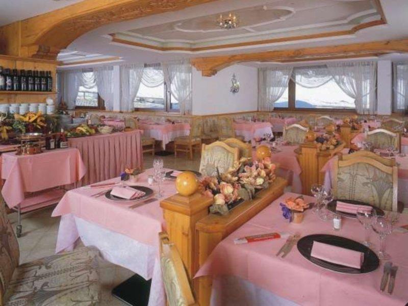 Hotel St. Raphael 마돈나 디 캄필리오 외부 사진