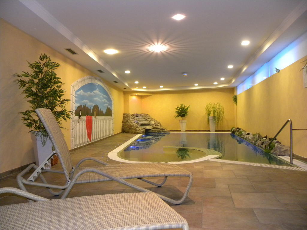 Hotel St. Raphael 마돈나 디 캄필리오 외부 사진