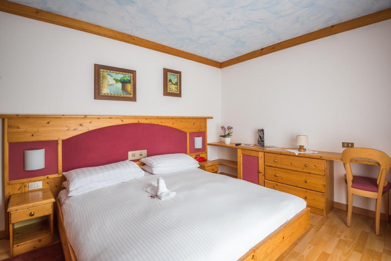 Hotel St. Raphael 마돈나 디 캄필리오 외부 사진