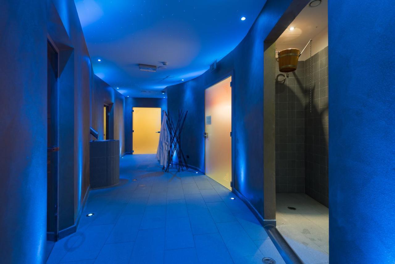 Hotel St. Raphael 마돈나 디 캄필리오 외부 사진