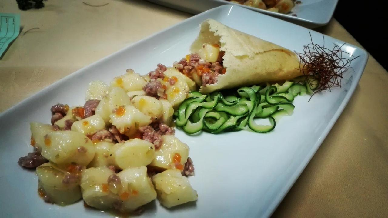 Hotel St. Raphael 마돈나 디 캄필리오 외부 사진
