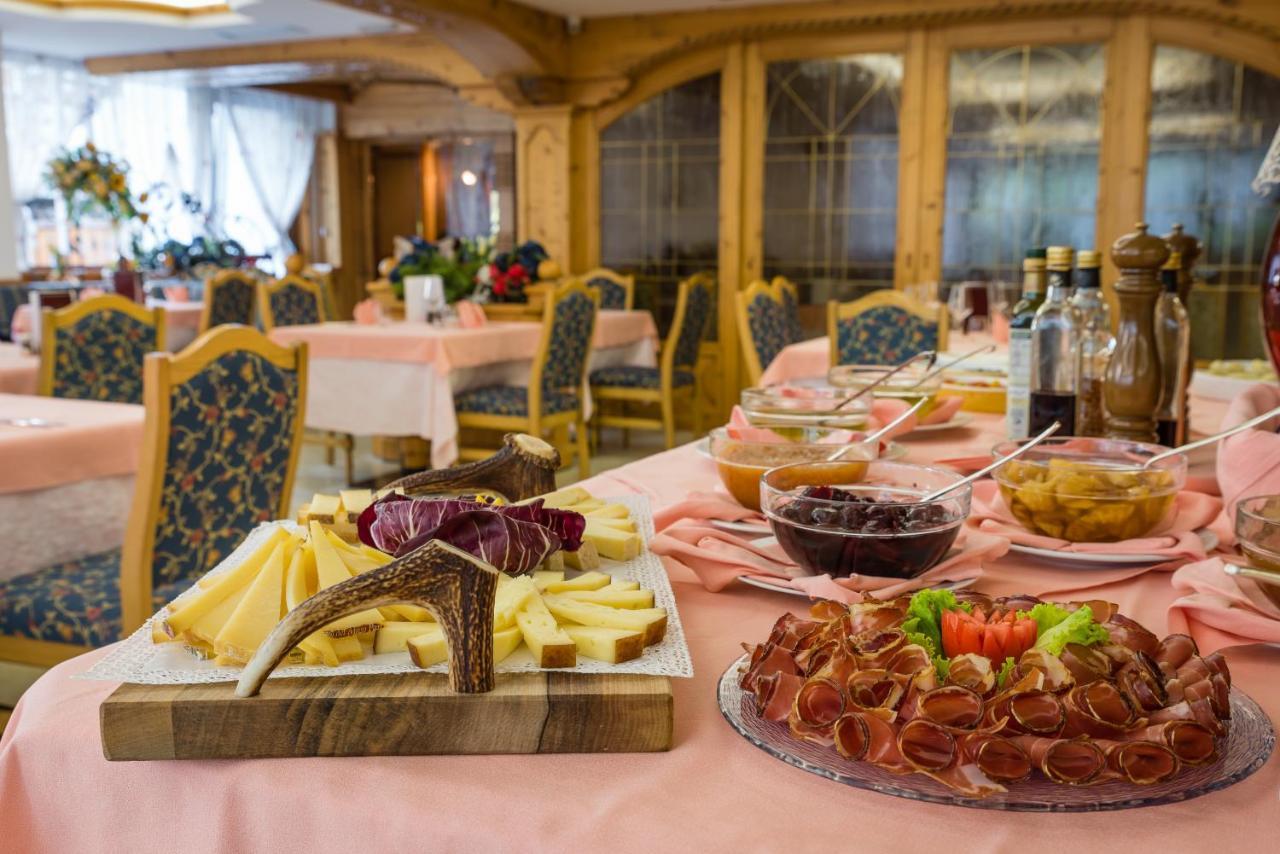 Hotel St. Raphael 마돈나 디 캄필리오 외부 사진