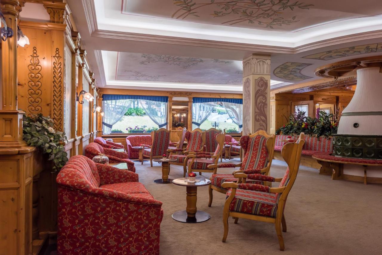 Hotel St. Raphael 마돈나 디 캄필리오 외부 사진