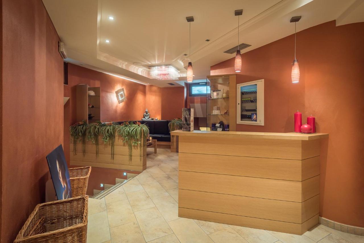 Hotel St. Raphael 마돈나 디 캄필리오 외부 사진