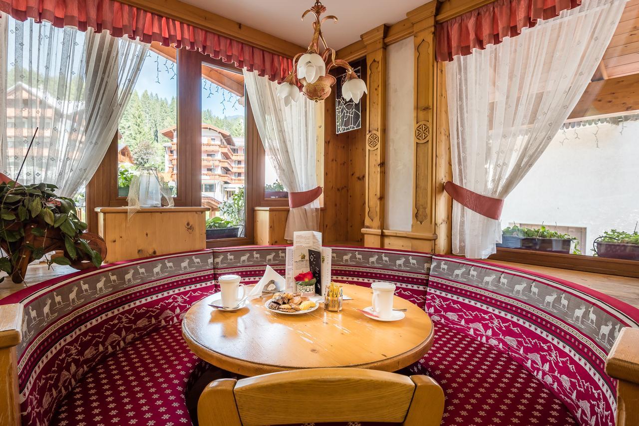 Hotel St. Raphael 마돈나 디 캄필리오 외부 사진