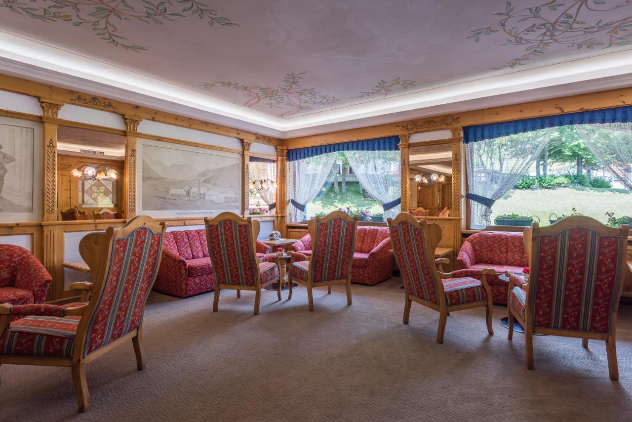 Hotel St. Raphael 마돈나 디 캄필리오 외부 사진