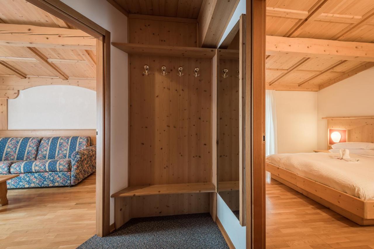 Hotel St. Raphael 마돈나 디 캄필리오 외부 사진