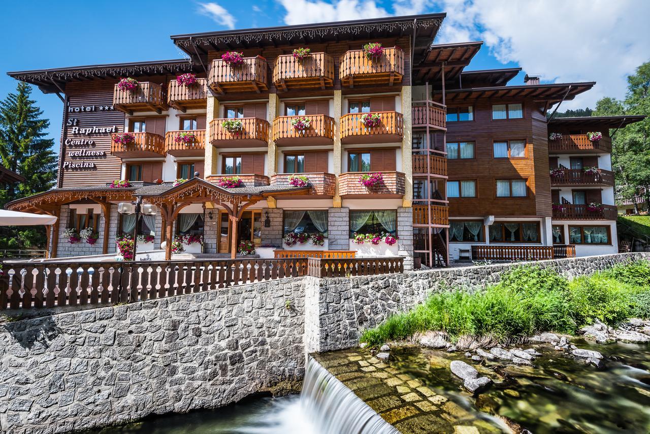 Hotel St. Raphael 마돈나 디 캄필리오 외부 사진