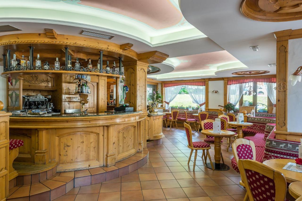 Hotel St. Raphael 마돈나 디 캄필리오 외부 사진