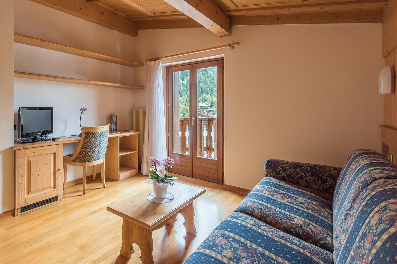 Hotel St. Raphael 마돈나 디 캄필리오 외부 사진